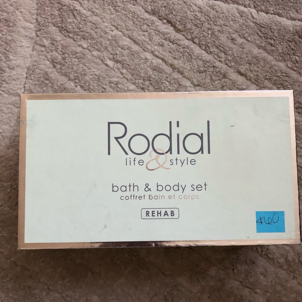 Rodial Life& Style Rehab bath and body set